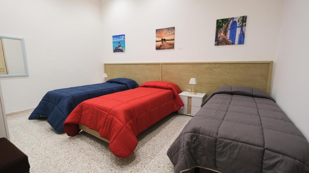Bilocale Porta Napoli Apartment Brindisi Bagian luar foto